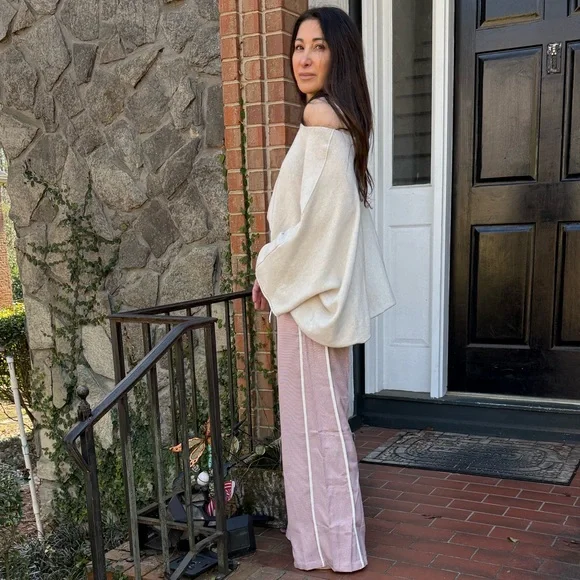 From Paris! Fabulous Wide leg Pants Side detailing wide leg parts side pockets